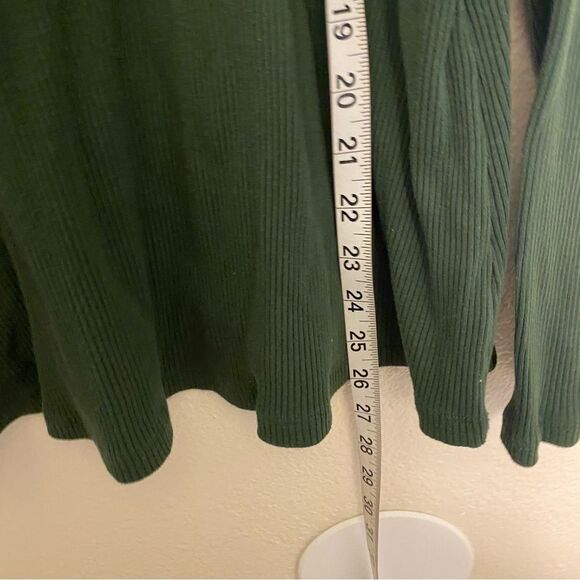 Old Navy Turtleneck green ribbed knit classic minimalist light sweater plus 3X - Picture 3 of 7